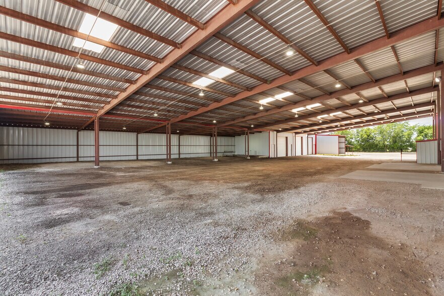 More Photos Of 3838 Endeavor Loop, Bryan Industrial For Lease