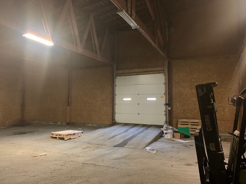 More Photos Of 85 North Rd, Highland Refrigeration Cold Storage For Lease