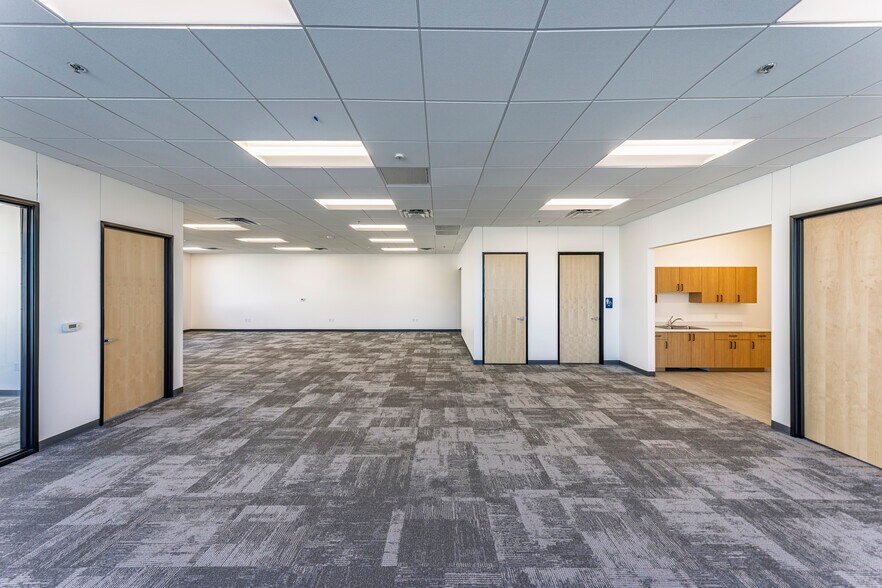 More Photos Of 10701 N Solar Canyon Way, Surprise Distribution For Sale