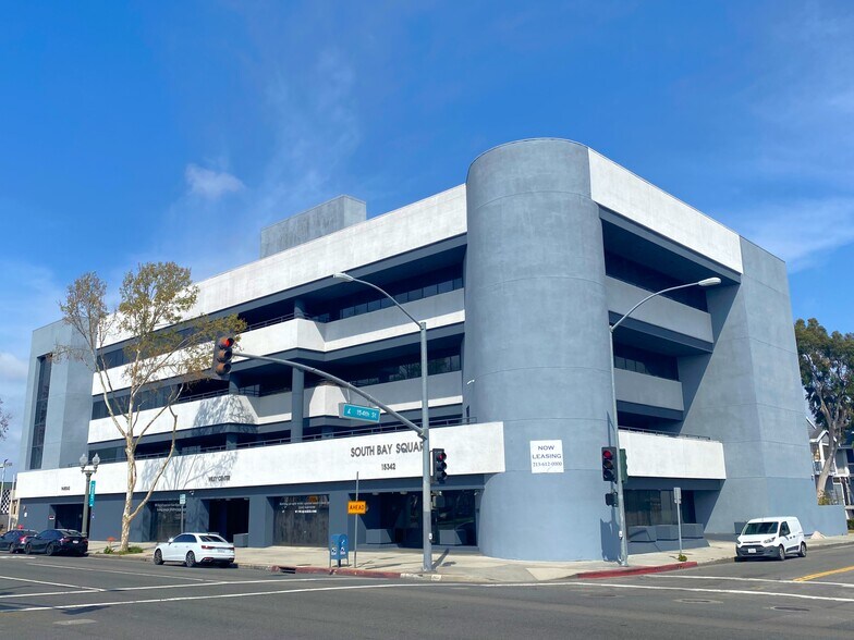 Primary Photo Of 15342 Hawthorne Blvd, Lawndale Office For Lease