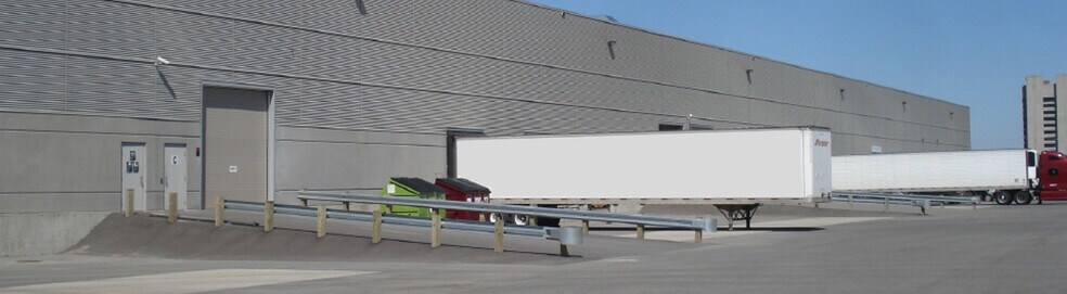 More Photos Of 3600 Rue F.-X.-Tessier, Vaudreuil-dorion Warehouse For Lease