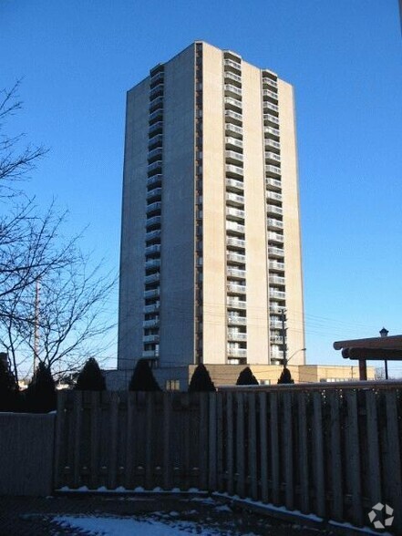 Primary Photo Of 340 Colborne St, London Apartments For Lease