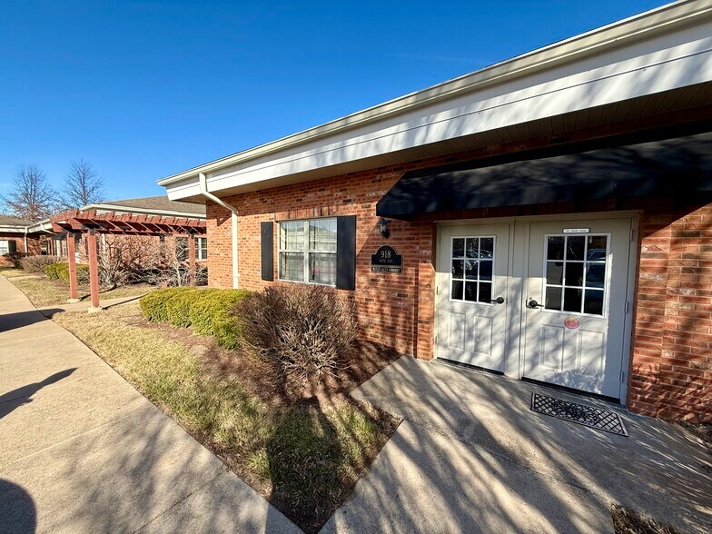 Primary Photo Of 918-924 Hemsath Rd, Saint Charles Office For Sale