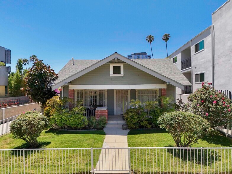 More Photos Of 1539 Gordon St, Los Angeles Multifamily For Sale