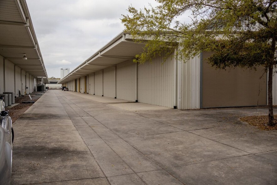 More Photos Of 2251 Topline Way, Brooksville Manufacturing For Lease