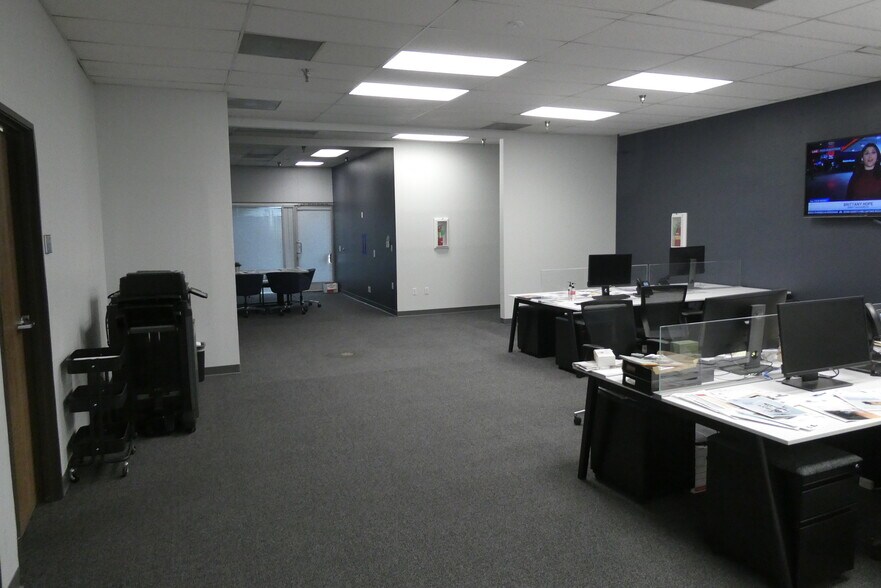 More Photos Of 6100-6120 San Fernando Rd, Glendale Office For Sale