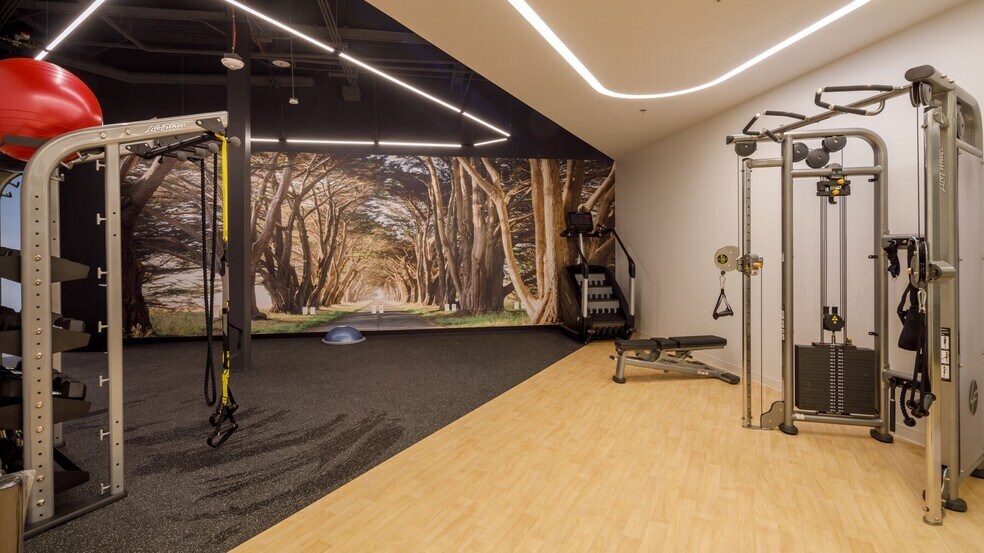 More Photos Of 615 International Pky, Tracy Office For Lease