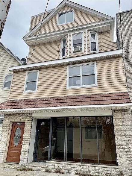 More Photos Of 500 KENNEDY Blvd, Bayonne Office Residential For Lease