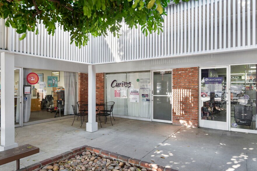 More Photos Of 428-450 N Moorpark Rd, Thousand Oaks Unknown For Lease