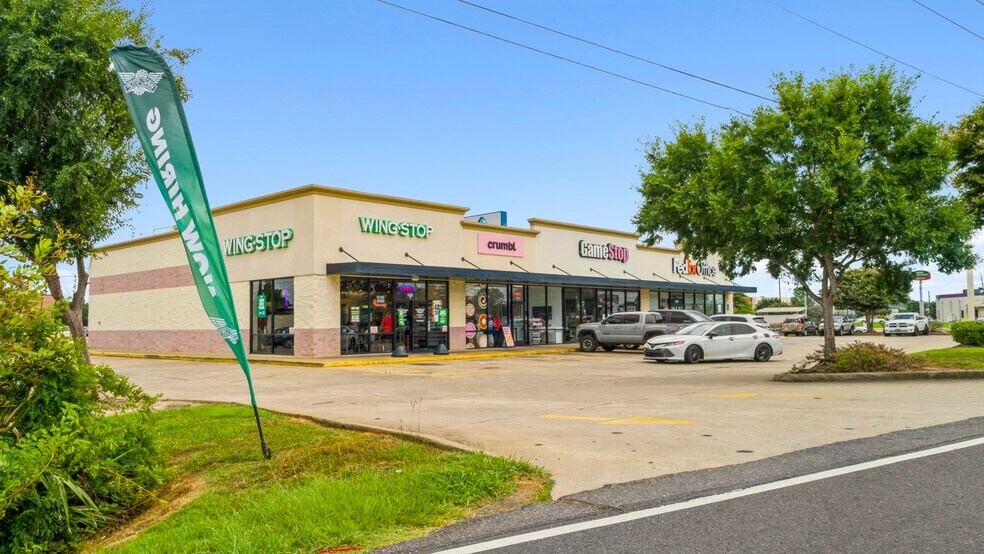 More Photos Of 2303 S MacArthur Dr, Alexandria Storefront Retail Office For Sale