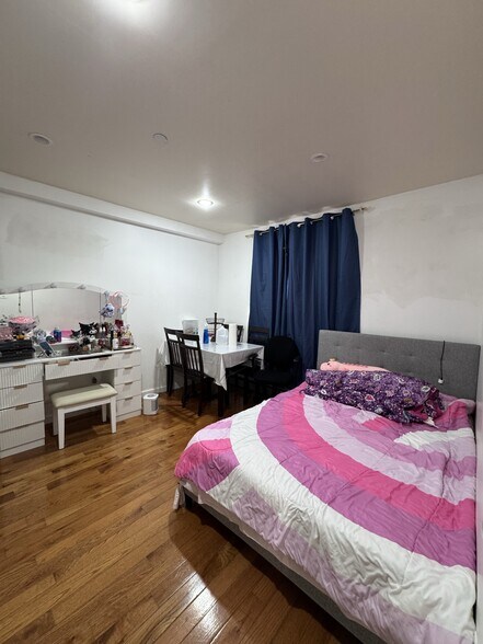 More Photos Of 11242 38th Ave, Corona Apartments For Sale