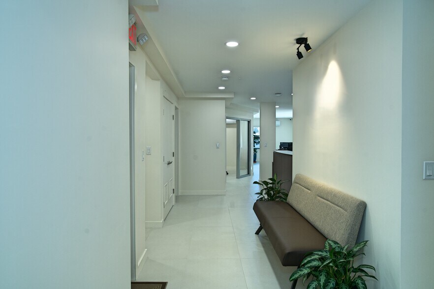 More Photos Of 7 Bond St, Great Neck Apartments For Lease