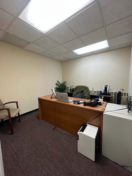 More Photos Of 105 S York St, Elmhurst Office For Lease