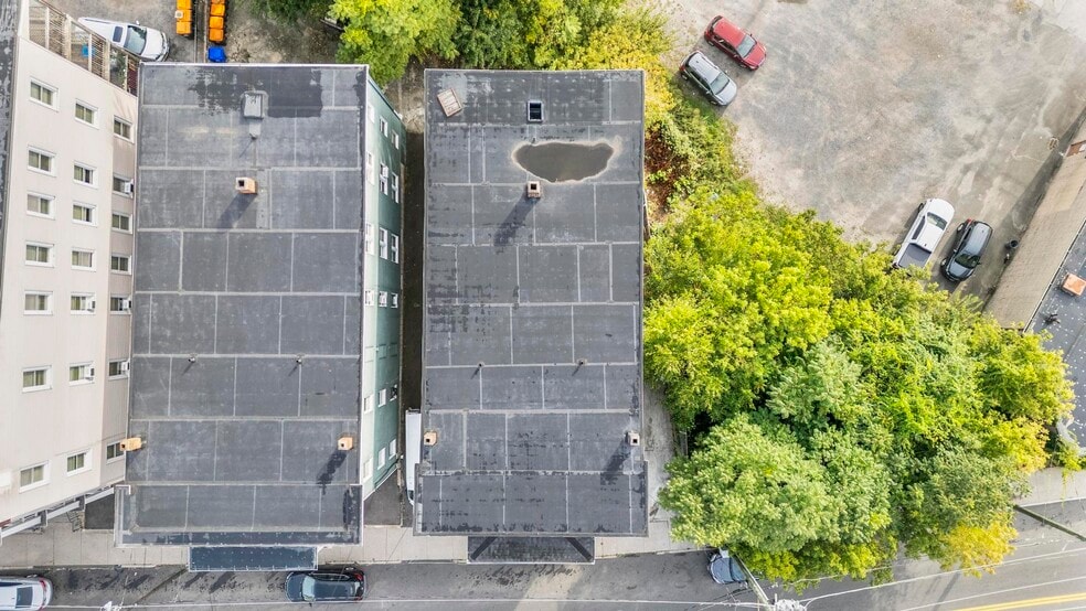 More Photos Of 28 Hill St, Waterbury Apartments For Sale