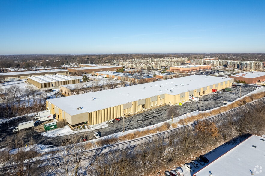 More Photos Of 8340-8460 Flint St, Lenexa Warehouse For Lease