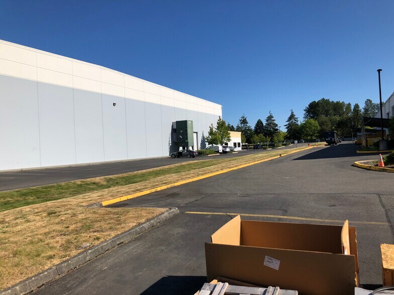More Photos Of 2615 94th St SW, Everett Manufacturing For Lease