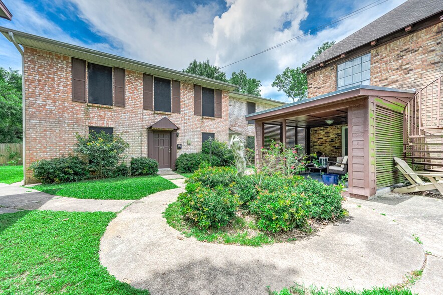 More Photos Of , Alvin Multifamily For Sale