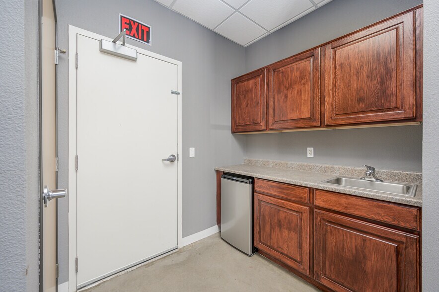 More Photos Of 1491 Palma Rd, Bullhead City Medical For Sale