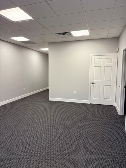 More Photos Of 2257 Sarasota Center Blvd, Sarasota Industrial For Lease