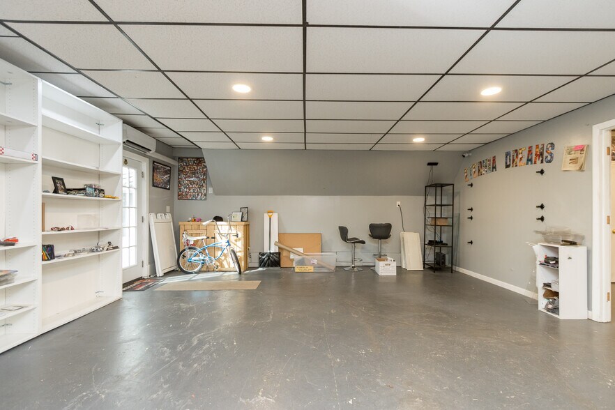 More Photos Of 54 W Baltimore St, Taneytown Storefront For Lease