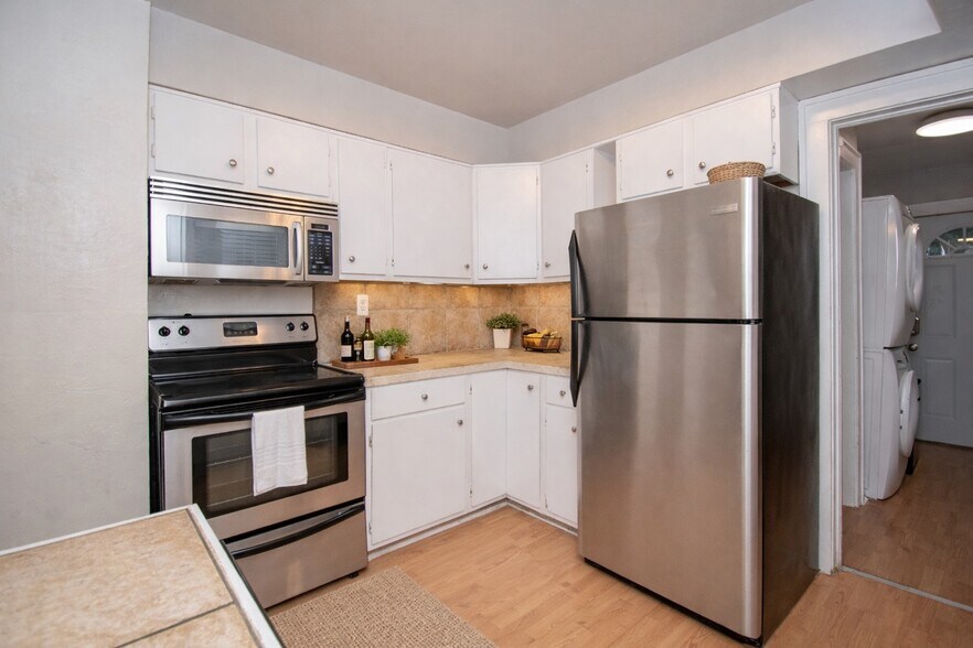 More Photos Of 5331 Charlotte St, Kansas City Apartments For Sale