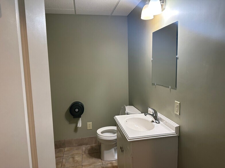 More Photos Of 1004 Princetown Rd, Schenectady Office For Lease