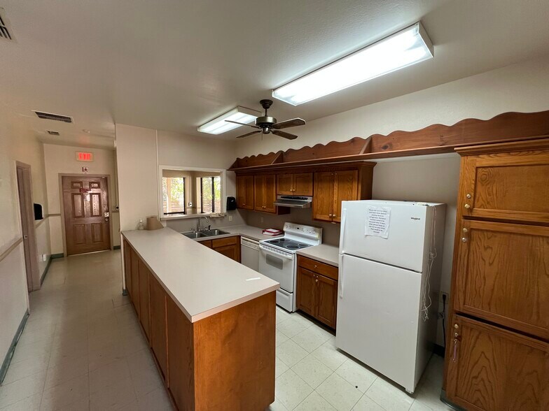 More Photos Of 3770 Private Road 3439, Longview Flex For Sale