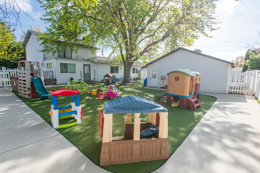 More Photos Of 1275 E State St, Eagle Daycare Center For Sale