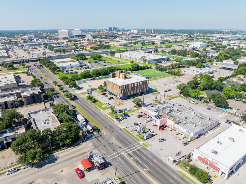 More Photos Of 3800 Hillcroft, Houston Land For Sale