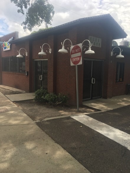 Primary Photo Of , Jacksonville General Retail For Sale