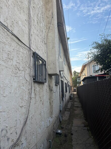 More Photos Of 1020 Broad Ave, Wilmington Apartments For Sale