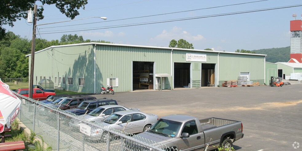 Primary Photo Of 122 Route 32, North Franklin Service For Lease