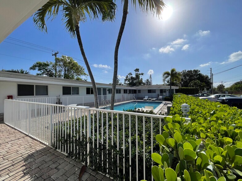 More Photos Of 231 SW 15th St, Pompano Beach Apartments For Sale