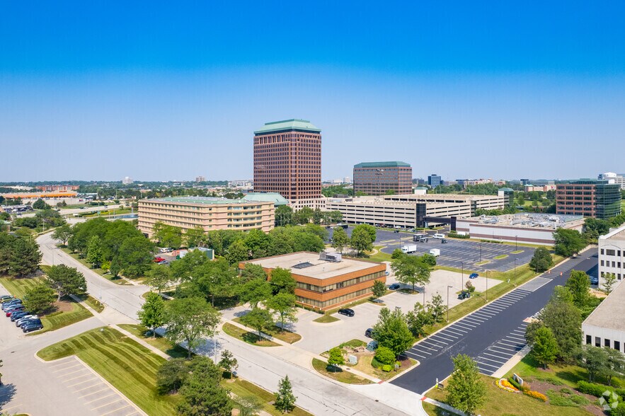 More Photos Of 3041 Woodcreek Dr, Downers Grove Office For Lease