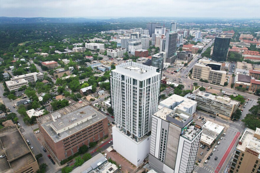 More Photos Of 313 W 17th St, Austin Apartments For Sale