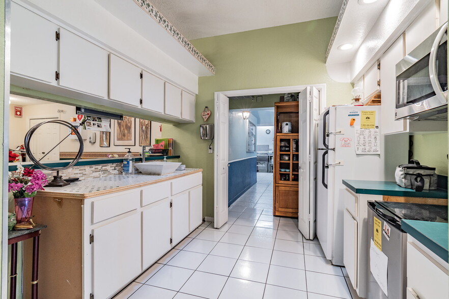 More Photos Of 4407 Millwood Rd, Spring Hill Assisted Living For Sale