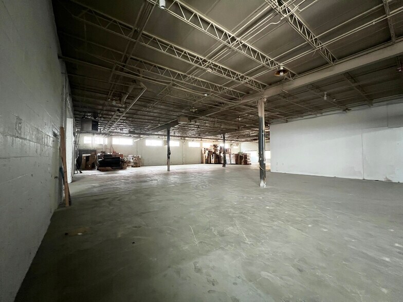 More Photos Of 119 Bond St, Elk Grove Village Warehouse For Lease