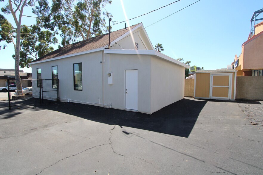 More Photos Of 633 E Colorado St, Glendale Storefront Retail Residential For Sale