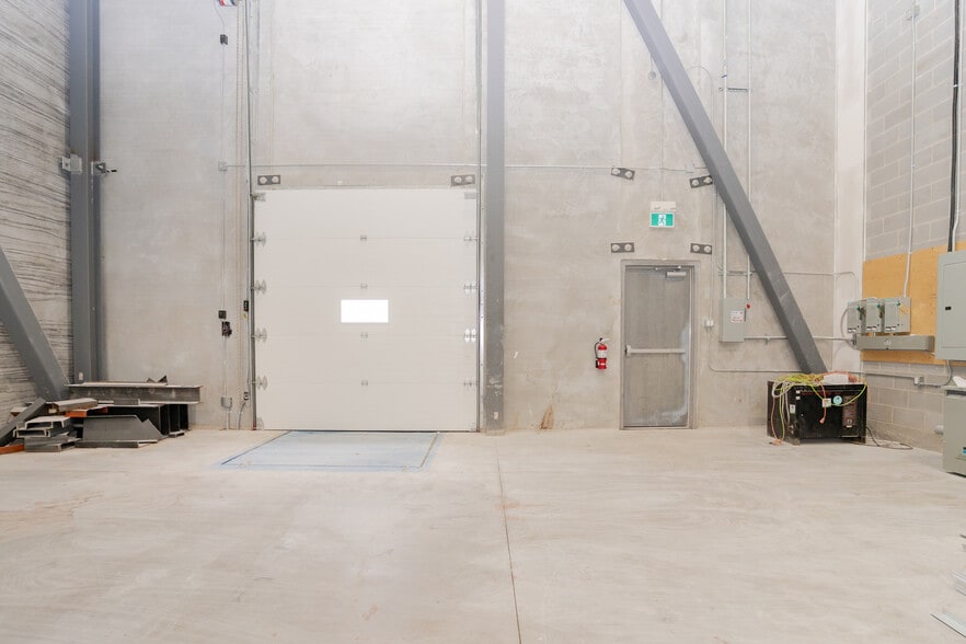 More Photos Of 135 Addison Hall Cir, Aurora Warehouse For Lease