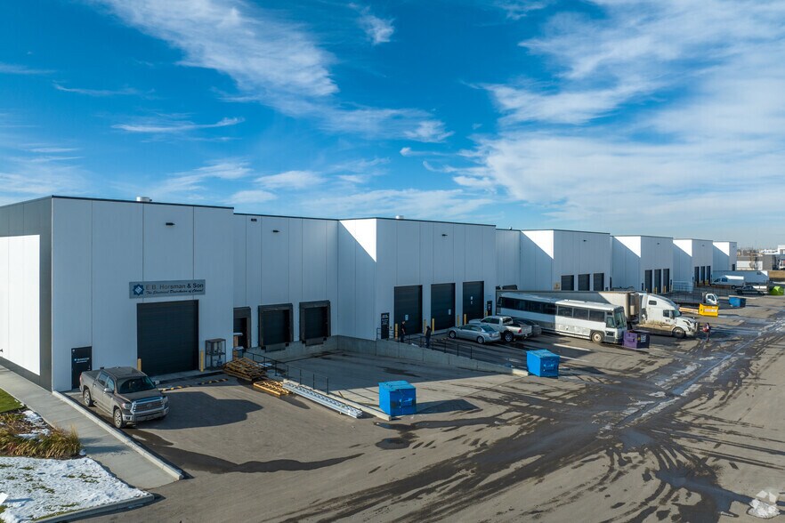 More Photos Of 11080 50 St SE, Calgary Distribution For Sale