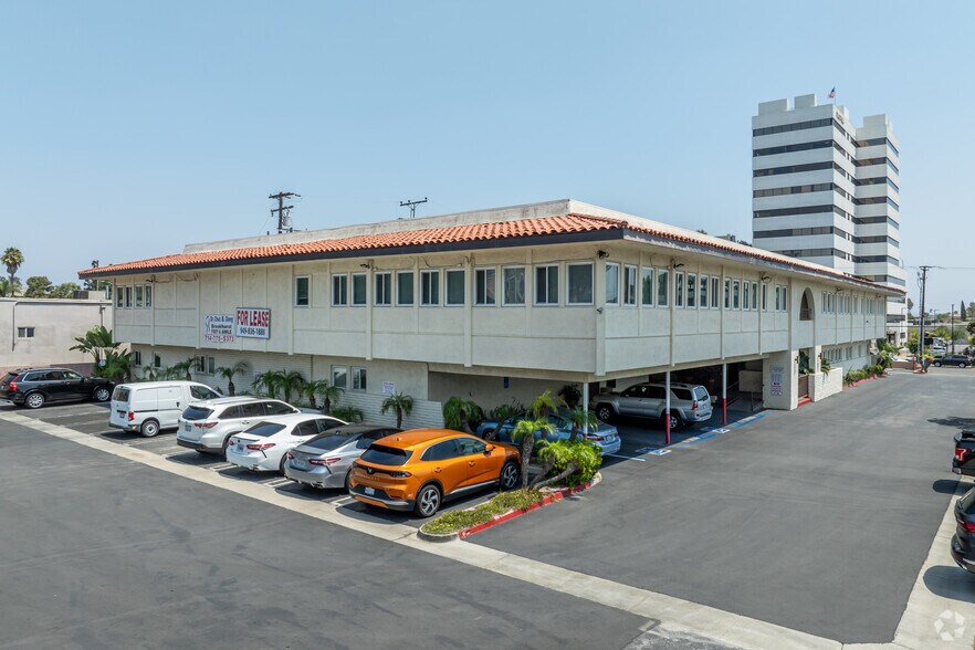 More Photos Of 18821 Delaware St, Huntington Beach Medical For Lease