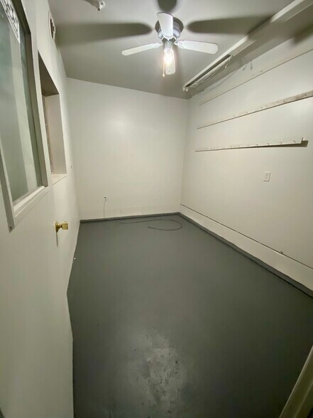 More Photos Of 330-336 E Main St, Twin Lakes General Retail For Lease