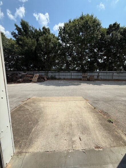 More Photos Of 3890 A Pasco St, Pensacola Unknown For Lease