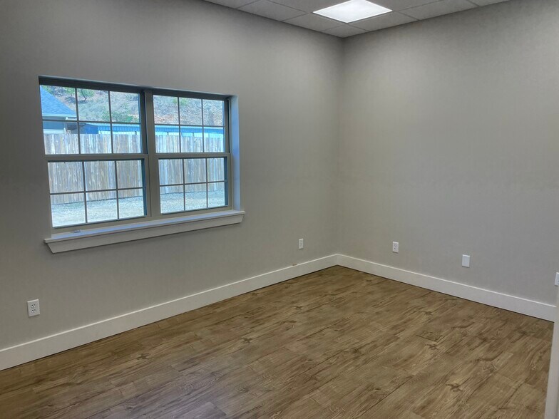 More Photos Of 7120 Arkansas 300, Little Rock Flex For Lease