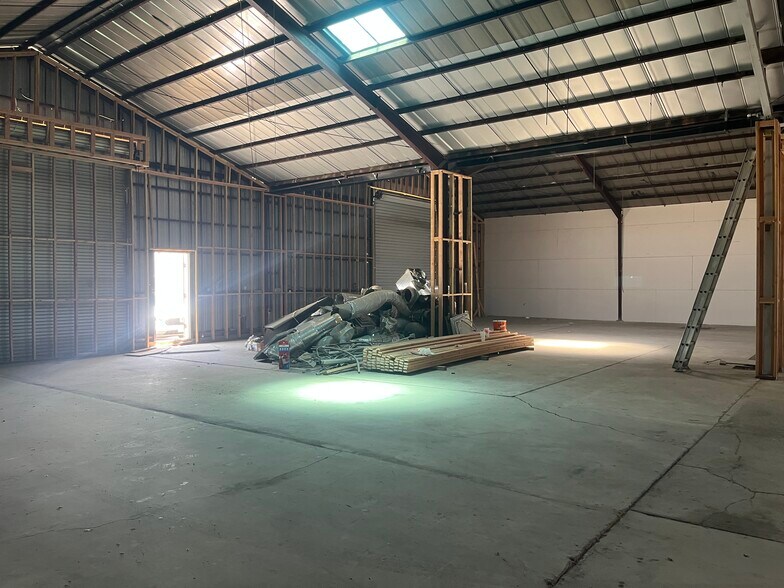 More Photos Of 2930 Union Ave, Bakersfield Warehouse For Sale