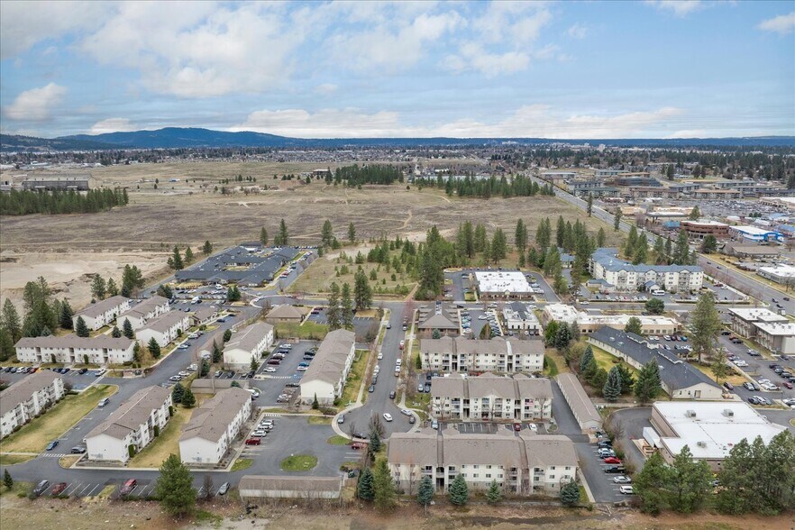 More Photos Of 9718 N Morton Ct, Spokane Office For Sale