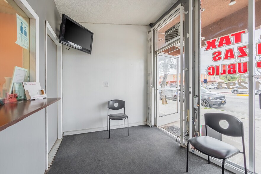 More Photos Of 11640 Atlantic Ave, Lynwood Storefront Retail Office For Sale