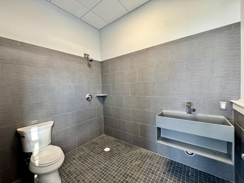 More Photos Of 7A Industry dr, Berwick Office For Lease