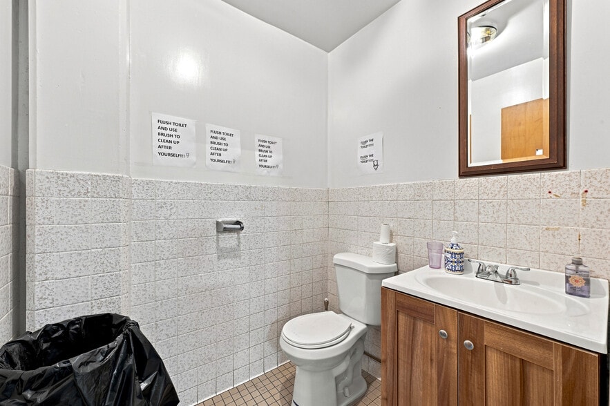 More Photos Of 905-909 Fee Dr, Sacramento Service For Sale