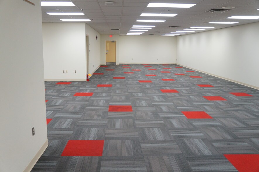 More Photos Of 6750 N Desert Blvd, El Paso Distribution For Lease